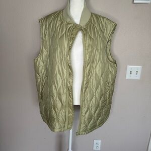 Topshop- quilted vest . Size XL
